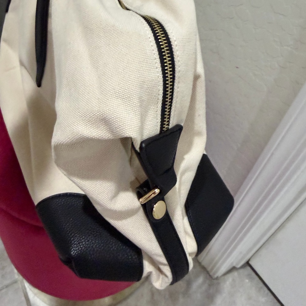 Henny and Lev Canvass Leather Weekender Bag - Picture 6 of 16